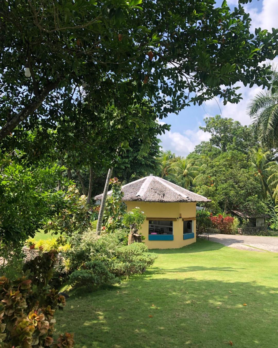 Wuthering Heights Bed & Breakfast By The Sea Dumaguete City Exterior foto
